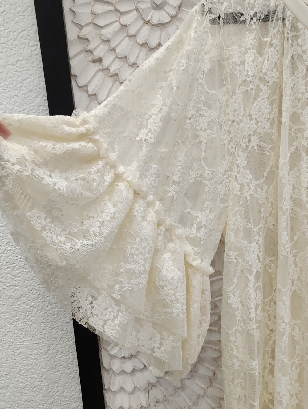 Lace Ruffle High-Low Tunic Layering Top - Cream - Picture 4 of 10
